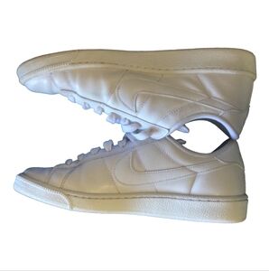 Nike tennis classic shoes sneakers size 7.5